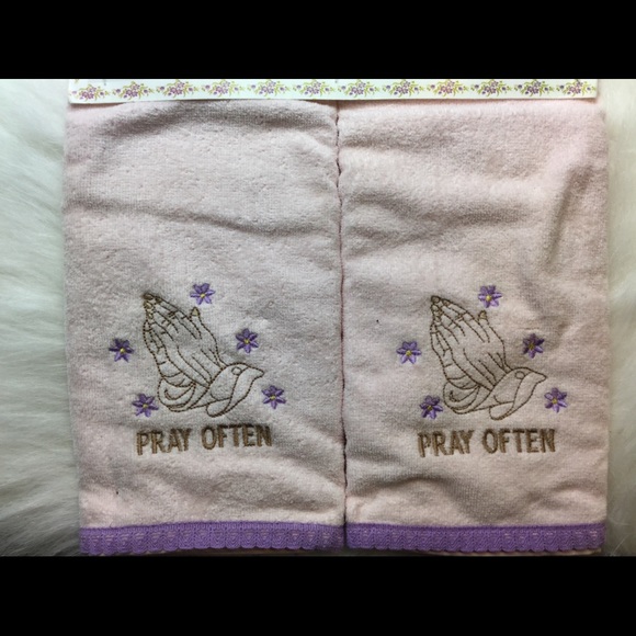 Cotton Craft Other - NWT Embroidered Hand Towel Set